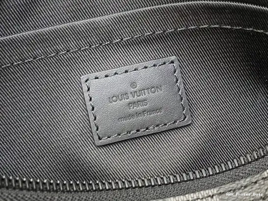 AAA Pruses Bags Soft VUITTON LOUIS Polochon PM 0630